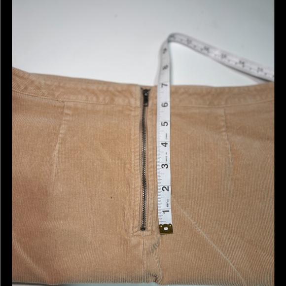 Y2K 90’s stretchy corduroy tan mini skirt mod academia Forever 21 Large - Picture 8 of 8